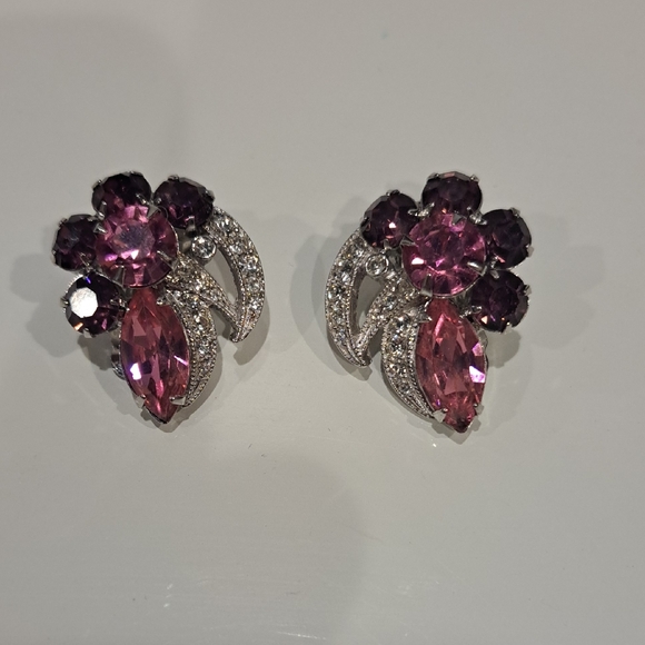 VTG. EISENBERG ice Dark Fuchsia & Light Pink W/clear RhinestonesEarrings.!